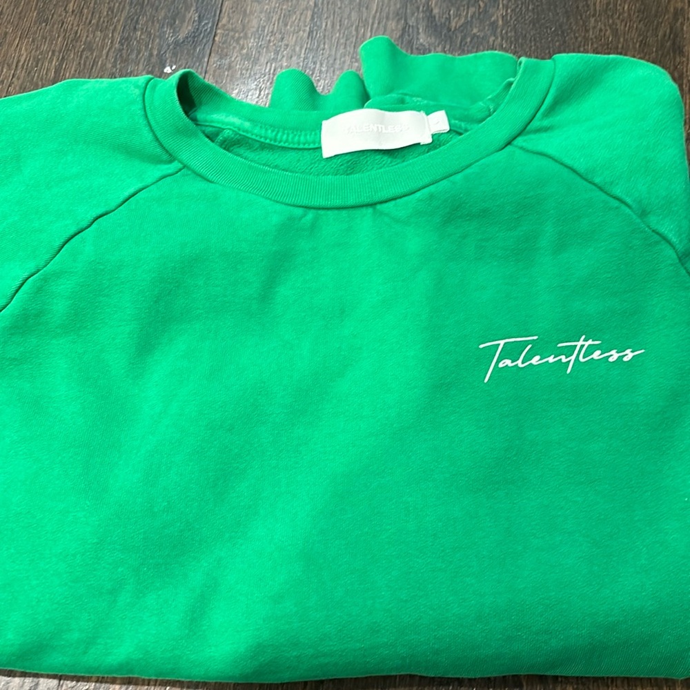 Talentless crew neck!